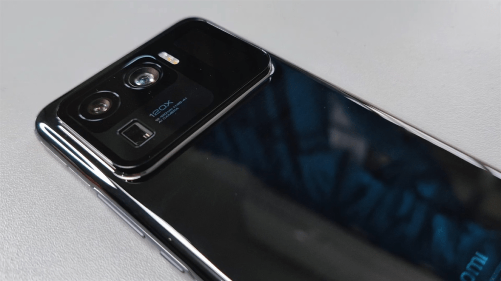 Масовий витік Xiaomi Mi 11 Ultra: камера x120 і крихітний вторинний екран