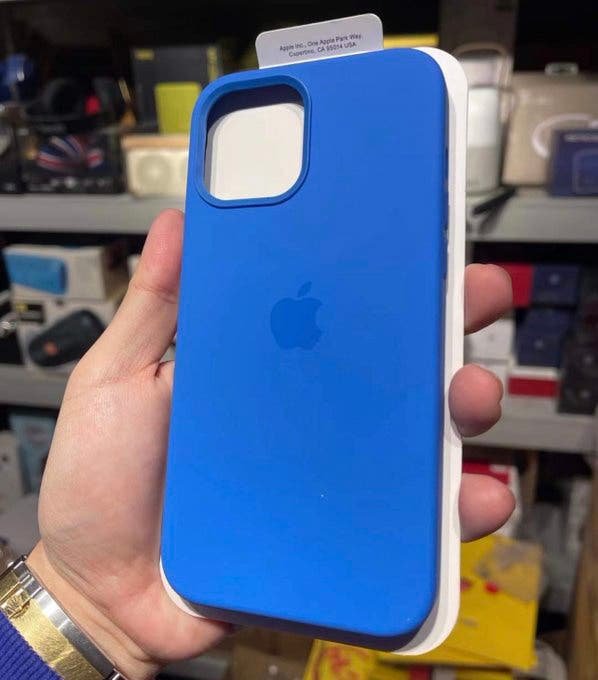 Розкрито нові кольори чохлів для iPhone 12