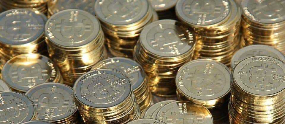 Ціни криптовалют падають повсюдно