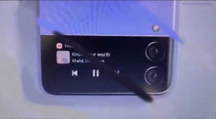 Просочились промо-зображення Samsung Galaxy Z Fold 3 та Galaxy Z Flip 3 31 Просочились промо-зображення Samsung Galaxy Z Fold 3 та Galaxy Z Flip 3