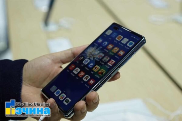 202106huawei mate x2 d