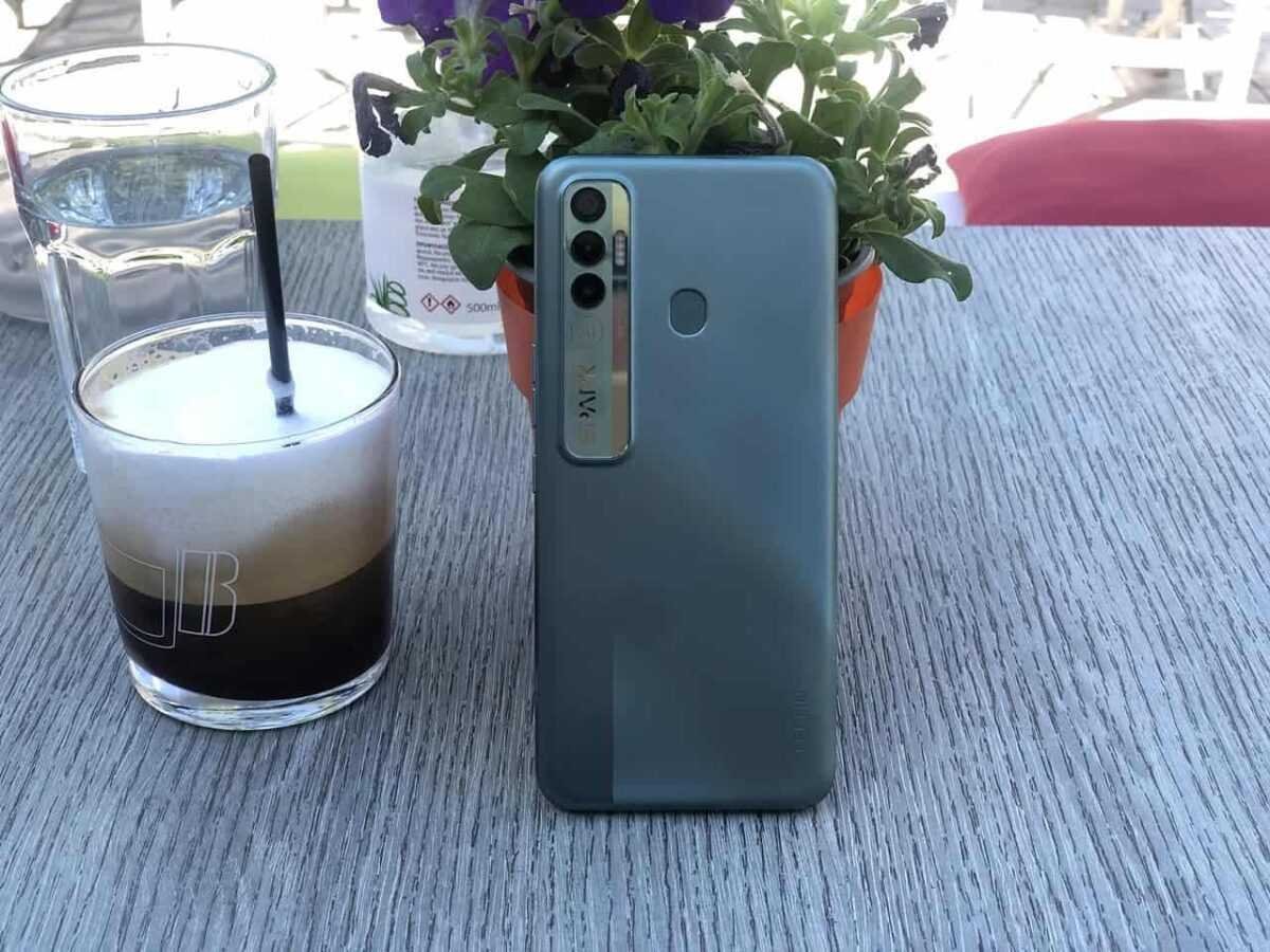 Огляд TECNO Spark 7 Pro: гламурний смартфон початкового рівня