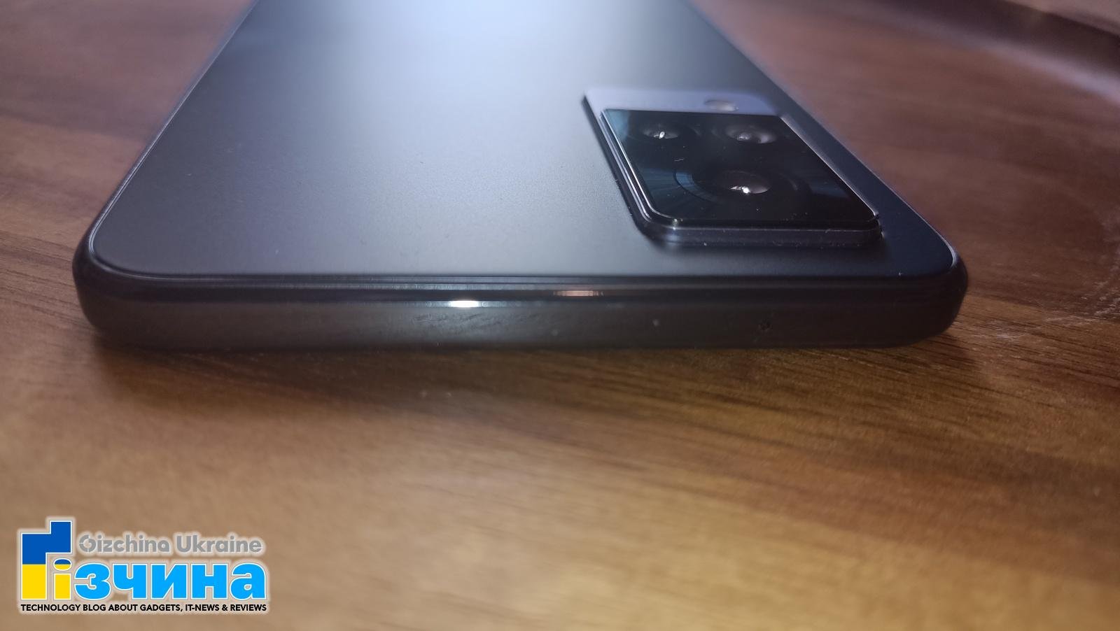 vivo V21: Скромна чарівність селфі-смартфона