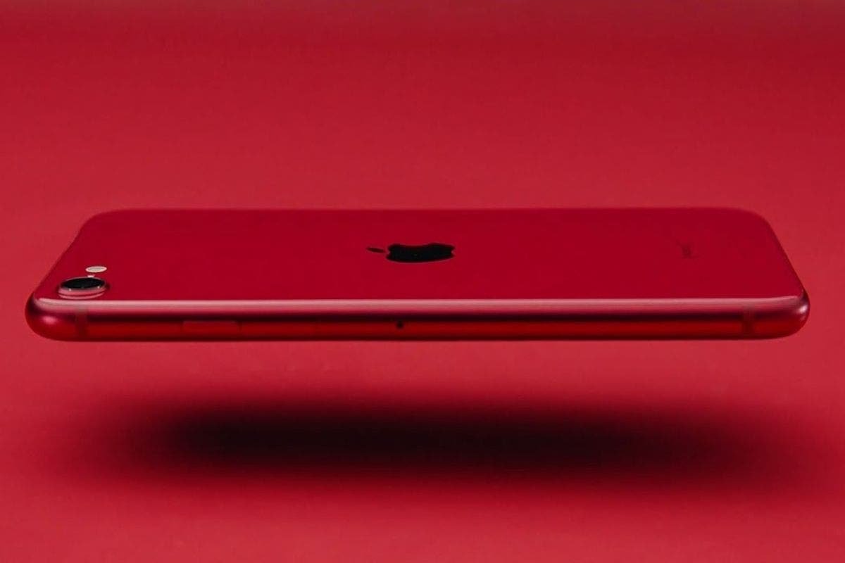 iPhone-SE-1 Apple Earpods 3 знаходиться у виробництві, запуск очікується найближчим часом