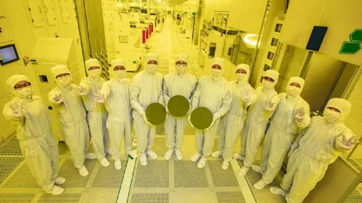 samsung starts building 3nm smartphone chips in korea