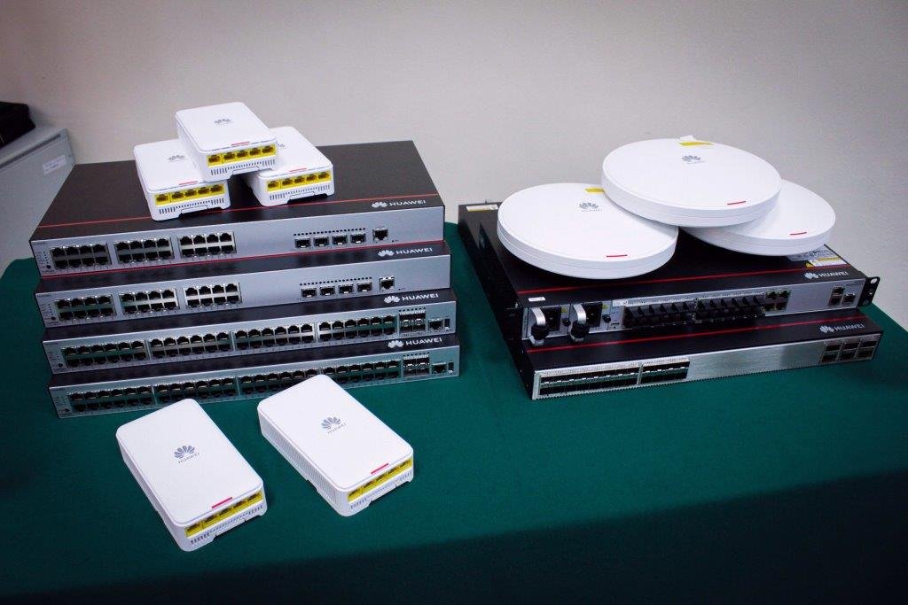 03_Мережеве обладнання Huawei для КПІ «Хуавей Україна» надала КПІ ім. Ігоря Сікорського новітнє  мережеве обладнання для освітніх цілей і наукових досліджень