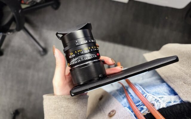 Xiaomi представила смартфон, на який можна прикріпити об’єктив камери 11 3