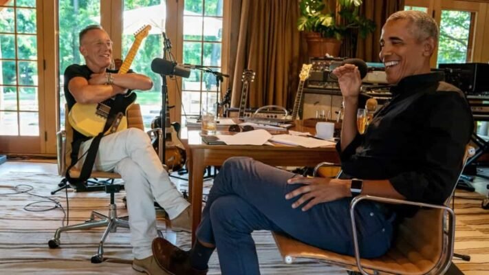 Обама все ще носить годинник Fitbit Ionic 11 bruce springsteen barack obama 1200x675