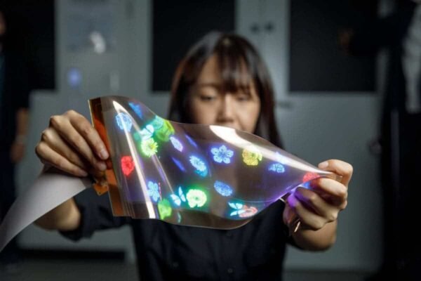 LG Display показав перший справжній 12-дюймовий розтягнутий дисплей 14 osm 9665 1200x800 1