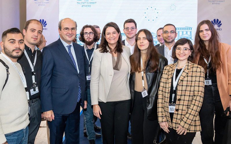 Huawei разом з європейськими лідерами закликає до створення відкритої екосистеми та глибинного обміну знаннями між поколіннями