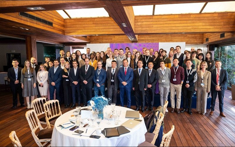 Huawei разом з європейськими лідерами закликає до створення відкритої екосистеми та глибинного обміну знаннями між поколіннями