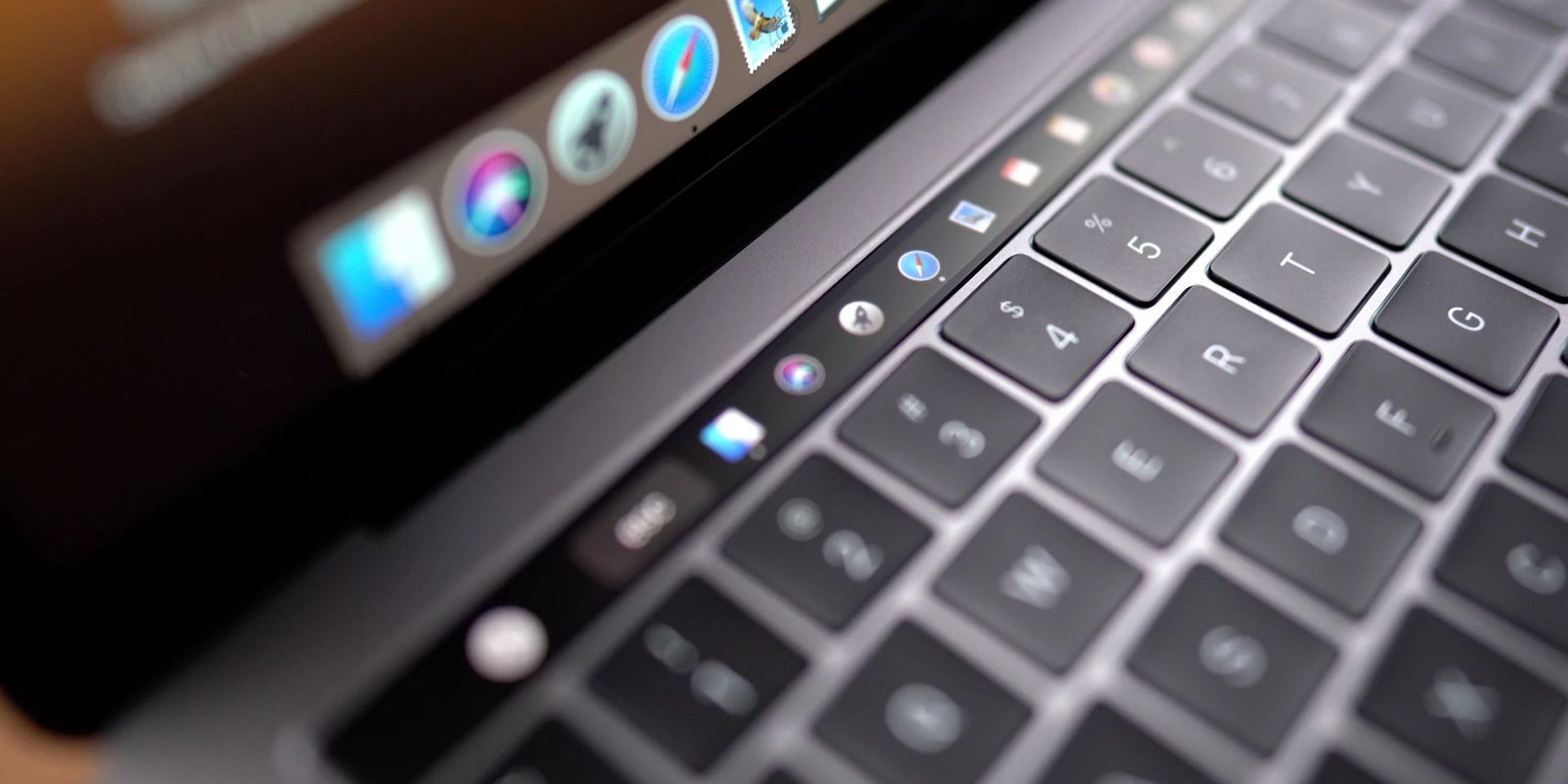 MacBook Pro з Touch Bar: Все, що вам потрібно знати 12 MacBook Pro з Touch Bar: Все, що вам потрібно знати