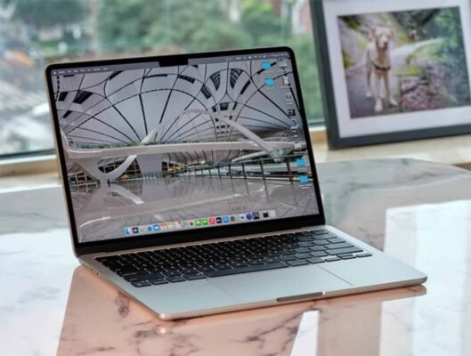 MacBook Pro з OLED-дисплеєм стане наступною великою подією для Apple 8 macbook air m2 1200x908