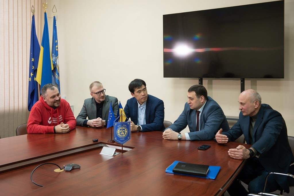 ХУАВЕЙ УКРАЇНА» ПЕРЕДАЛА СУЧАСНЕ СЕРВЕРНЕ ОБЛАДНАННЯ УНІВЕРСИТЕТУ КПІ