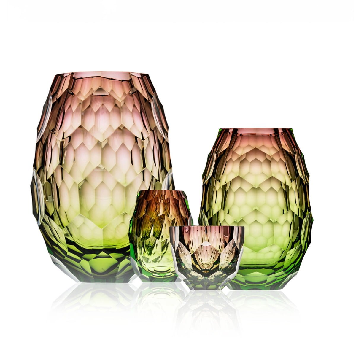 Елегантність та розкіш: Вишукані вази Moser для вашого Інтер'єру 13 Елегантність та розкіш: Вишукані вази Moser для вашого Інтер'єру