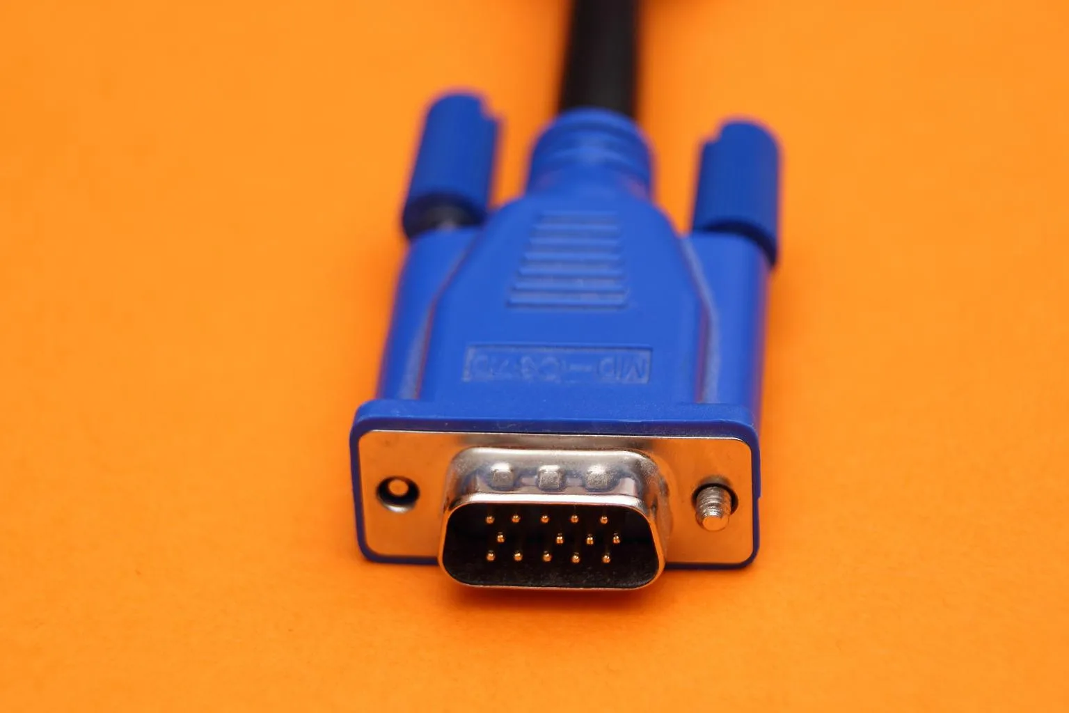 У чому різниця між кабелями VGA та HDMI 13 VGA
