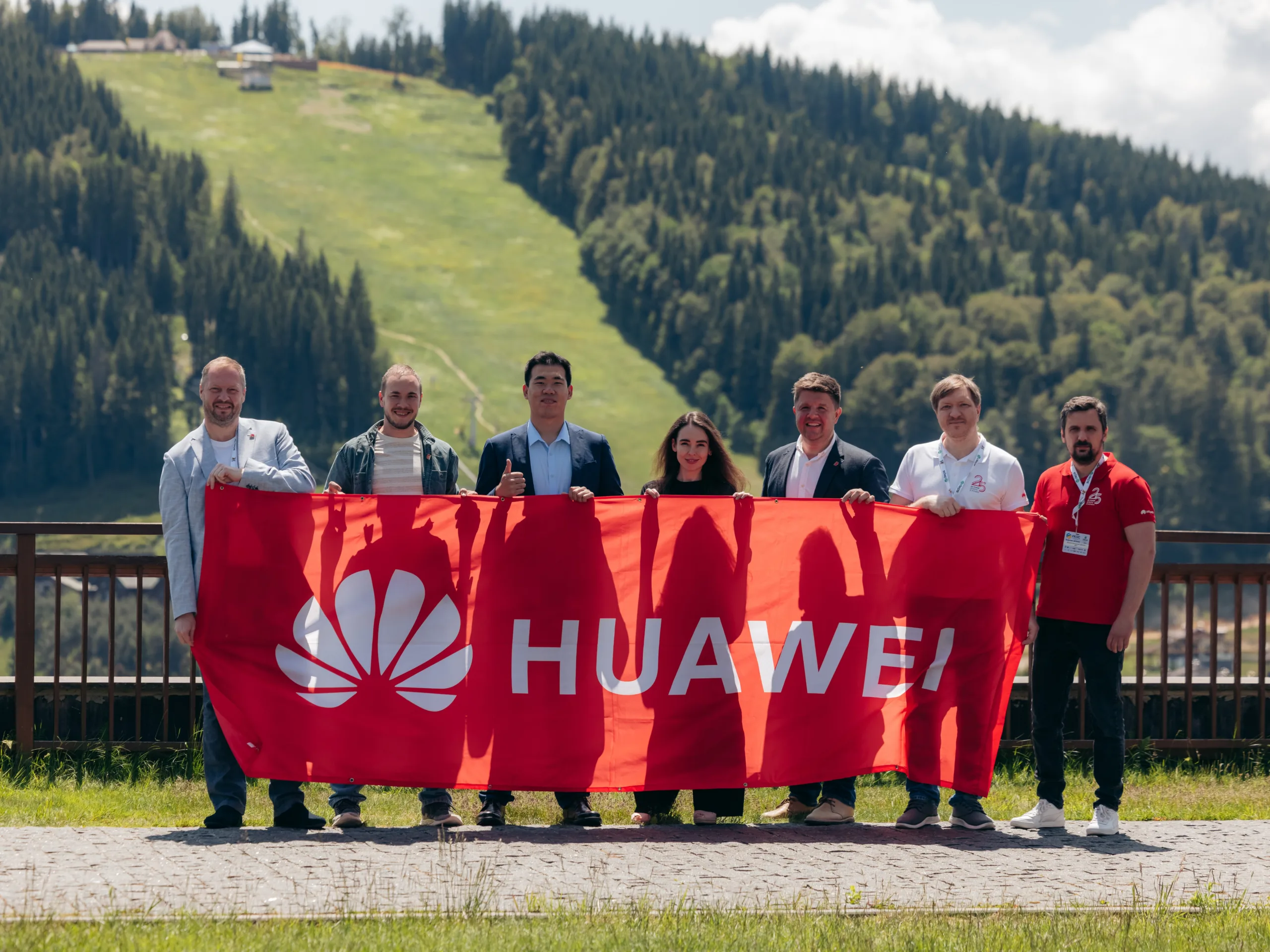 Huawei спонсор УКОС 2025 у Буковелі