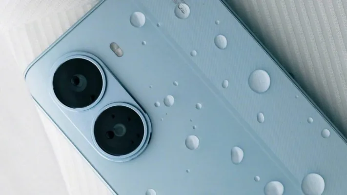 Злитий рендер смартфона POCO F7 із геймерським дизайном і подвійною камерою