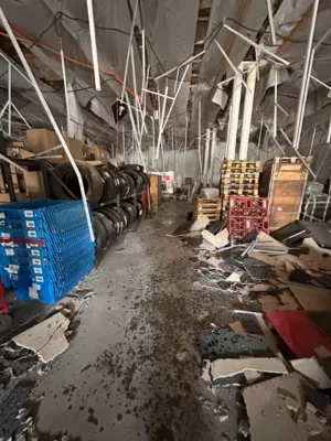 Атака дронів пошкодила відділення «Нової пошти» №1 у Чугуєві: робота тимчасово обмежена 6 відділення «Нової пошти» №1