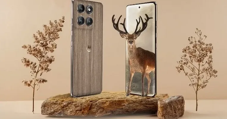 Motorola Edge 60 Pro з оздобленням під горіх