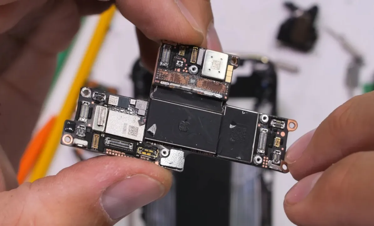 розбирання iPhone Air