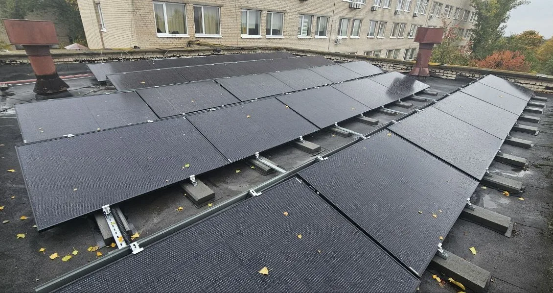 Криворізькі лікарі зможуть оперувати безперервно завдяки сонячній станції 7 Криворізька лікарнясонячна електростанція