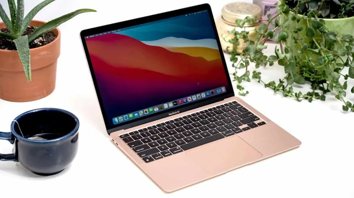Чип Apple M5 у MacBook Pro Чип Apple M5 у MacBook Pro