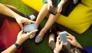 П'ять смартфонних гімміків, які ніколи не прижилися 6 Марні фішки смартфонів