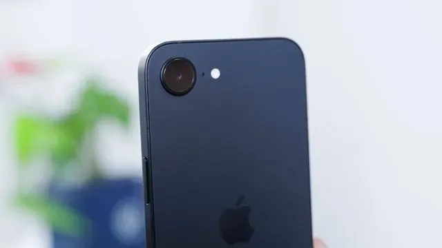 iPhone 17e: бюджетний iPhone з оновленою 18 МП фронтальною камерою 7 iPhone 17e