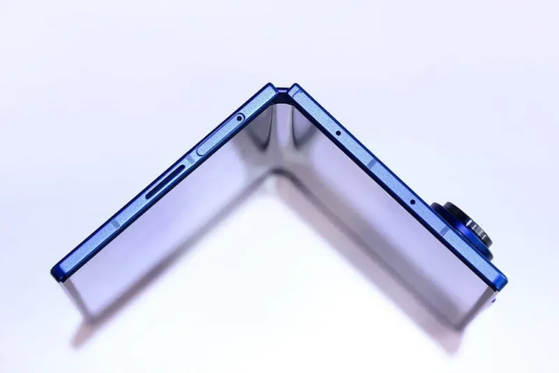 Згортні дисплеї можуть витіснити трискладні смартфони