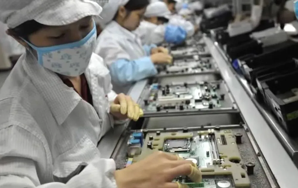 Один із п'яти китайських техгігантів підвищує ціни на ноутбуки, телевізори й смартфони 63 підвищення цін на ноутбуки