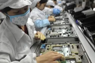 Один із п'яти китайських техгігантів підвищує ціни на ноутбуки, телевізори й смартфони 18 підвищення цін на ноутбуки